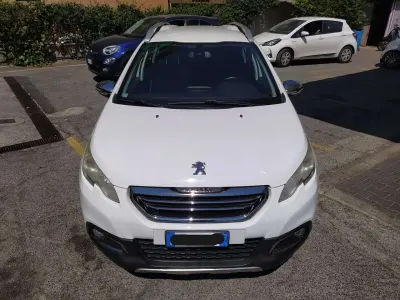 Usata Peugeot 2008 Active 99 CV (72 kW) 2015 Bianco SUV