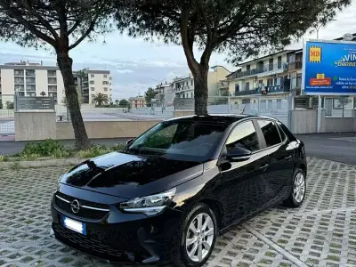 Usata Opel Corsa Elegance 102 CV (75 kW) 2023 Nero Utilitaria