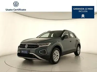 Usata VW T-Roc Life 150 CV (110 kW) 2024 Blu SUV