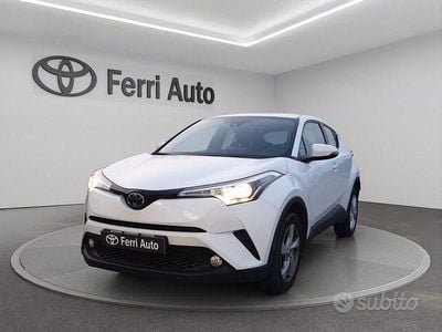 Usata Toyota C-HR Active 116 CV (85 kW) 2018 Super white SUV