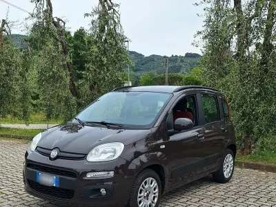 Usata Fiat Panda Lounge 69 CV (50 kW) 2012 Lilla Utilitaria