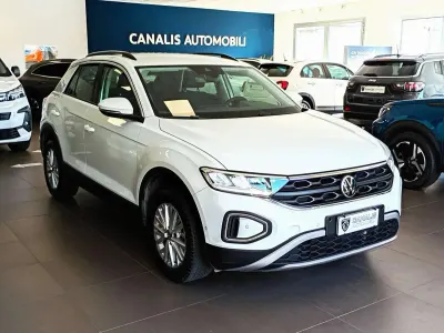 Usata VW T-Roc Business 150 CV (110 kW) 2023 Bianco SUV