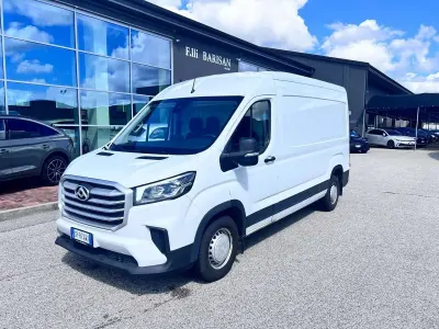 Usata Maxus V90
