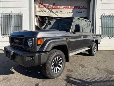 Nuova Toyota Land Cruiser 231 CV (169 kW) 2025 Grigio SUV