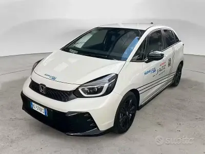 Usata Honda Jazz Hybrid 122 CV (89 kW) 2026 Bianco Utilitaria