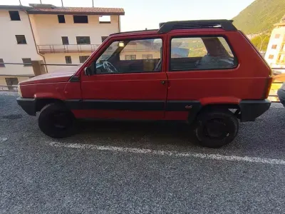 Usata Fiat Panda 4x4 50 CV (36 kW) 1991 Rosso Utilitaria
