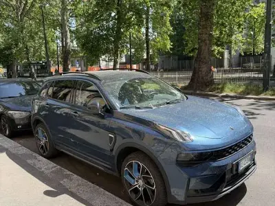 Usata Lynk & Co 01