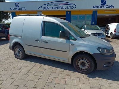 Usata VW Caddy 102 CV (75 kW) 2019 Grigio Monovolume
