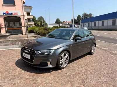 Usata Audi A3 Business 116 CV (85 kW) 2018 Grigio Berlina