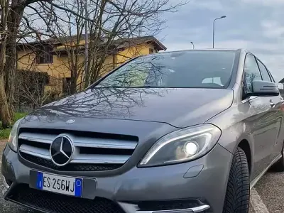 Käytetty Mercedes B200 136 HP (100 kW) 2013 Harmaa Tila-auto