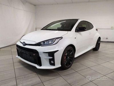 Usata Toyota Yaris 261 CV (191 kW) 2023 Bianco Berlina