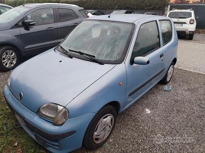 Usata Fiat 600 54 CV (39 kW) 2002 Blu Berlina