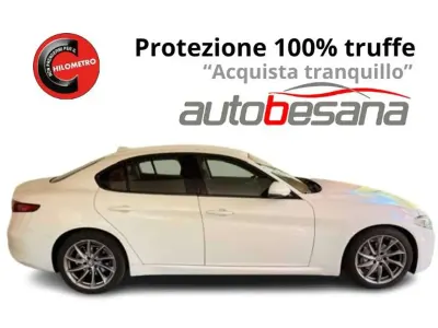 Usata Alfa Romeo Giulia Super 179 CV (131 kW) 2017 Bianco Berlina