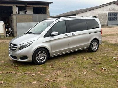Mercedes V220