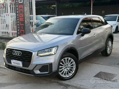 Usata Audi Q2 Design 116 CV (85 kW) 2017 Grigio SUV