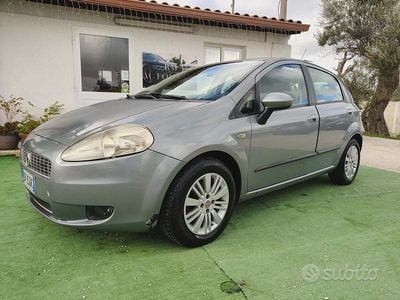 Usata Fiat Grande Punto Emotion 90 CV (66 kW) 2008 Grigio Utilitaria