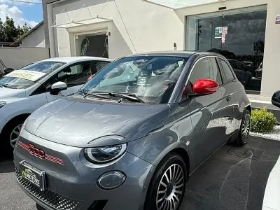 Usata Fiat 500e Red 42 kW (58 CV) 2021 Grigio Berlina