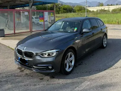 Usata BMW 318 Sport Line 150 CV (110 kW) 2019 Grigio Station wagon