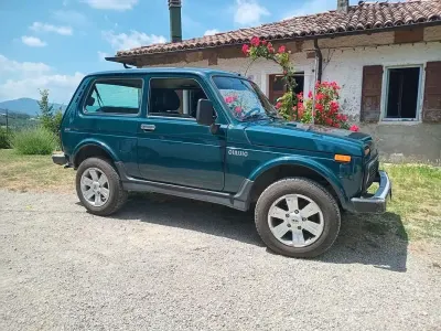 Usata Lada niva 80 CV (58 kW) 2009 SUV