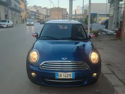 Usata Mini Cooper D 112 CV (82 kW) 2013 Blu Utilitaria