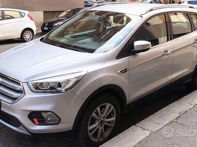 Usata Ford Kuga 120 CV (88 kW) 2017 Grigio SUV