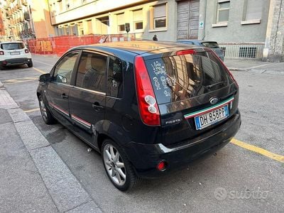 Usata Ford Courier 2007 Nero Monovolume