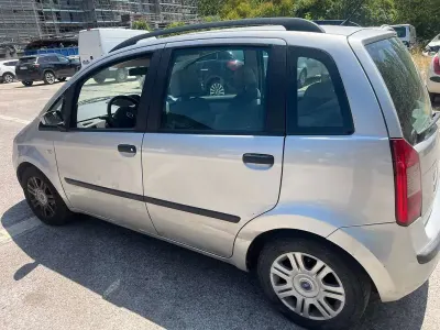 Usata Fiat Idea 95 CV (69 kW) 2005 Argento Monovolume