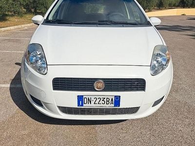 Usata Fiat Grande Punto 77 CV (56 kW) 2008 Bianco Utilitaria