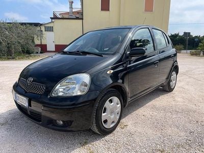 Usata Toyota Yaris Sol 87 CV (63 kW) 2004 Nero Berlina