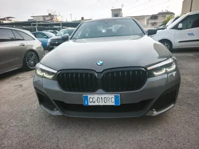 Usado BMW 530 M Sport 339 HP (249 kW) 2021 Cinzento Sedan