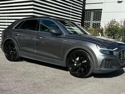 Usata Audi Q8 Sport 286 CV (210 kW) 2019 Grigio SUV