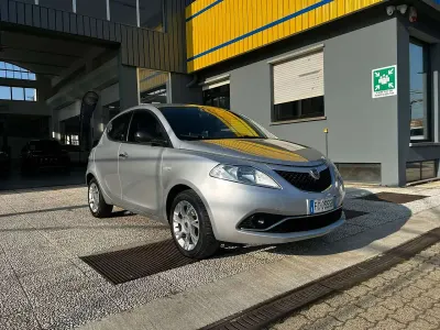 Usata Lancia Ypsilon 71 CV (52 kW) 2016 Gray Utilitaria