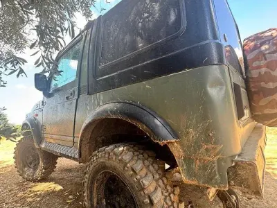 Usata Suzuki Samurai