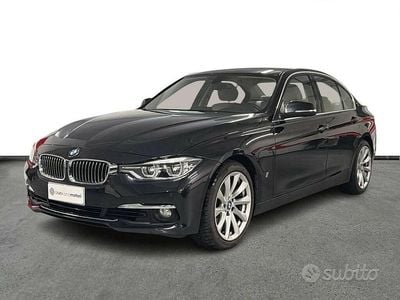 Usata BMW 330e Advantage 252 CV (185 kW) 2017 Blu Berlina