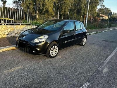 Usata Renault Clio II Dynamique 75 CV (55 kW) 2010 Nero Berlina