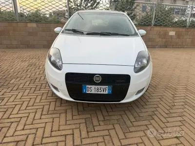 Usata Fiat Grande Punto Active 75 CV (55 kW) 2008 Bianco Utilitaria