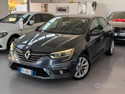 Usata Renault Mégane Bose Edition 110 CV (80 kW) 2017 Grigio Berlina