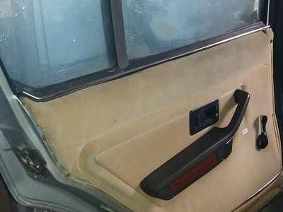 Usata Alfa Romeo Alfetta Quadrifoglio 129 CV (94 kW) 1985 Grigio Berlina