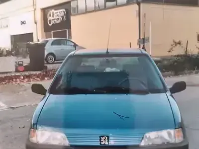 Usata Peugeot 106 50 CV (36 kW) 1996 Blu Utilitaria