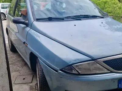 Usata Lancia Ypsilon 54 CV (39 kW) 2003 Blu Utilitaria