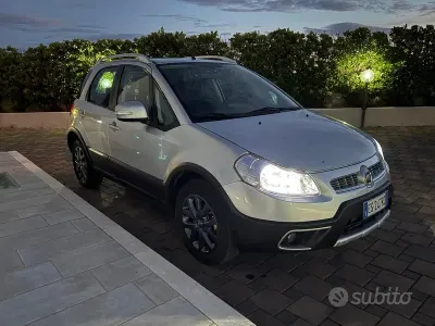 Usata Fiat Sedici 135 CV (99 kW) 2013 Grigio SUV