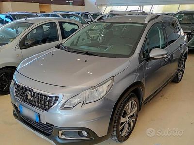 Usata Peugeot 2008 Allure 102 CV (75 kW) 2019 Grigio SUV