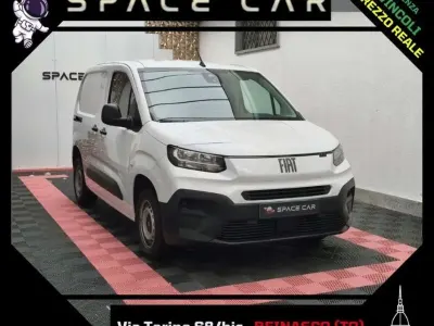 Usata Fiat Doblò 102 CV (75 kW) 2024 Bianco Monovolume