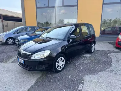 Usata Skoda Roomster Active 75 CV (55 kW) 2012 Bluazzurro Monovolume