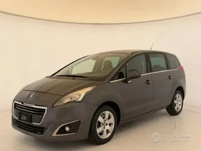 Usata Peugeot 5008 S 120 CV (88 kW) 2015 Grigio Monovolume