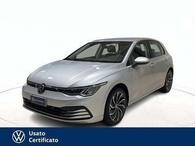 Usata VW Golf VIII Life 110 CV (80 kW) 2024 Grigio Berlina