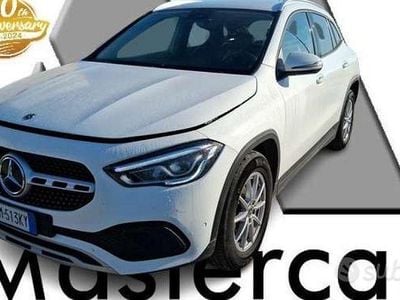 Usata Mercedes GLA180 Business 116 CV (85 kW) 2022 Bianco polare pastello SUV