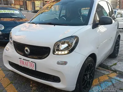 Begagnad Smart ForTwo Coupé Passion 71 HK (52 kW) 2019 Vit Sportkupé