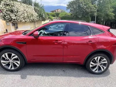 Usata Jaguar E-Pace R-Dynamic 200 CV (147 kW) 2021 Rosso SUV