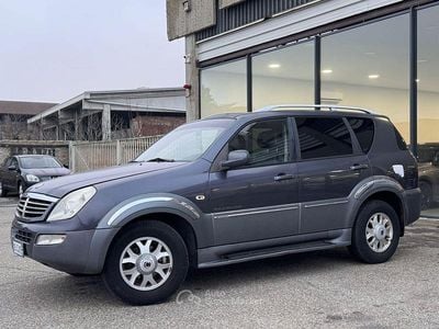 Usata Ssangyong (KGM) Rexton 165 CV (121 kW) 2004 Grigio SUV